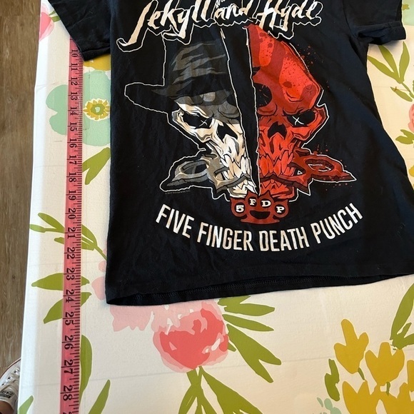 Five finger, Death Punch, Jekyll and Hyde size small unisex, graphic T-shirt - Picture 7 of 9